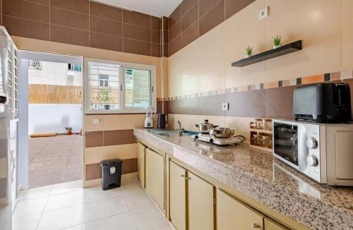 Agdal Apartment | 2 chambres moderne avec patio et fibre I Proche Akdital