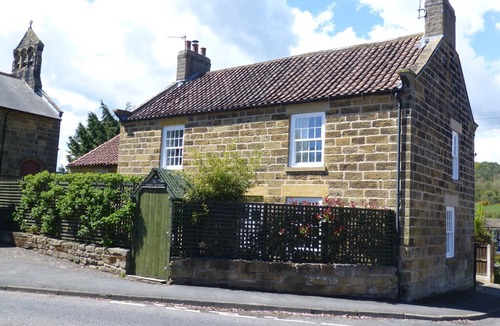 Cloughton Cottage | 2 Church Cottages, CLOUGHTON