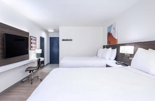 Clarion Hotel | 2 Clean & Modern Rooms w/Bfast Ideal for Group Getaways near Local Highlights