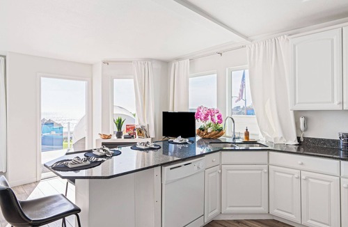 Cayucos Cottage | 2 Coastal Studios at Cayucus Beach Access + Ocean Views