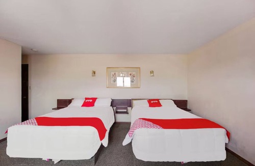 Cheyenne Wells Hotel | 2 Comfortable Rooms Setup for Family Travel & Road Trips