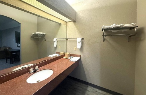 Greater Greenspoint Hotel | 2 Convenient Units Close to Greenspoint Mall - 2.5 miles | Free Breakfast