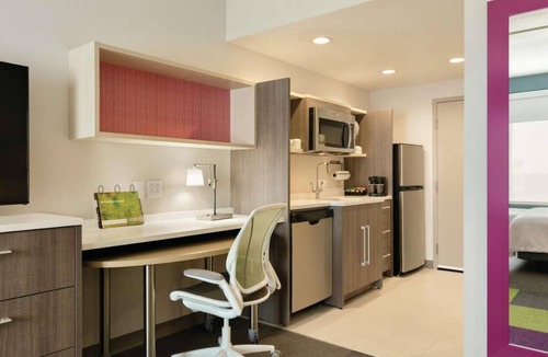 Williamsville Hotel | 2 Convenient Units w/FREE Breakfast, Onsite Pool, Pet-Friendly Property!