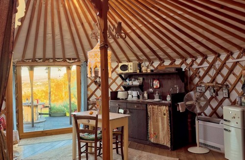Torre A Castello RV Rental | 2 Cuori e 1 Yurta Glamping in Toscana