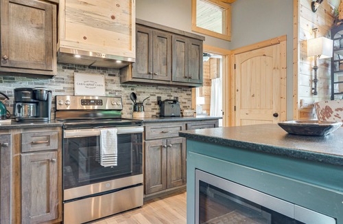Murphy Cabin | 2 Decks, Grill, Hot Tub: Mountain Cabin in Murphy