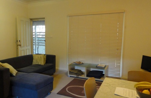 Lemon Tree Passage House | 2 Dogs Cottages Port Stehpens