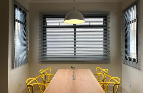 Barra da Lagoa Apartment | 2 Dorms com ar split nos quartos, piscina, Wi-fi e 5min a pé da Praia do Itaguá