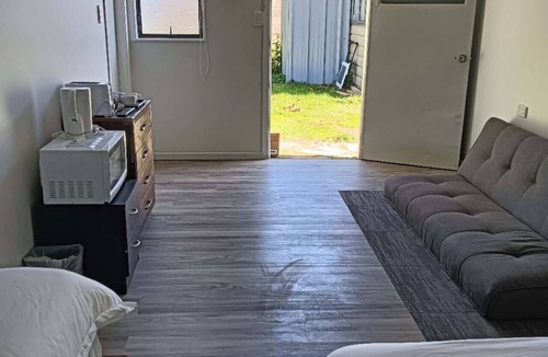 Kawaha Point Ski Chalet | 2 double and 1 sofa beds garden chalet, 7C Salisbury Road, Rotorua