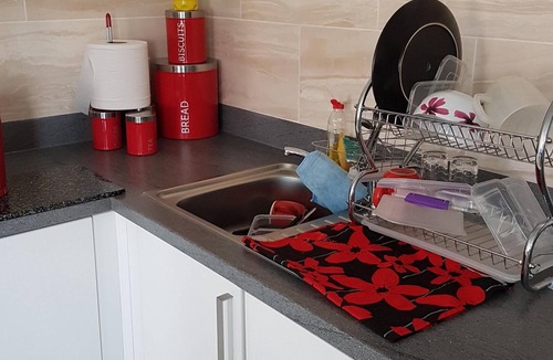Ebbsfleet Valley Apartment | 2 double beds plus 2 sofa beds in a 2 bed apartment.