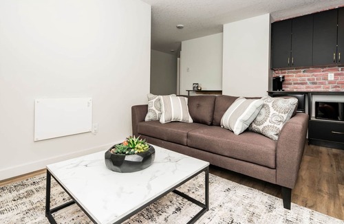 Clairmont Apartment | 2 Double Private Trendy Executive Urban Loft Suites