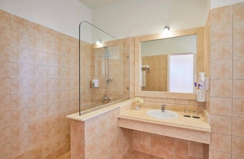 Port Ghalib Hotel | 2 Family Rooms w/Garden View l 3 Pools, Tennis, Yoga, Diving & Buffet Dining