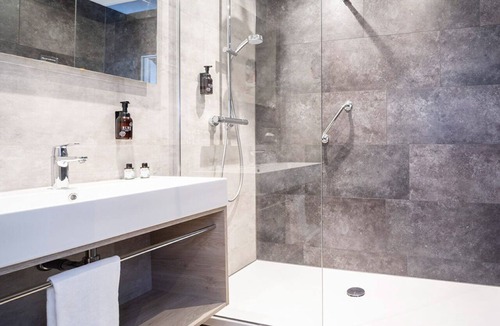 Doorwerth Hotel | 2 Forest Rooms - Experience with Modern Comfort, Close to Arnhem