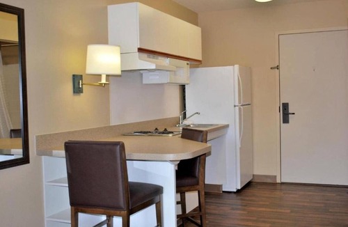 Eagan Apartment | 2 Full Beds | Mobil Access Tub Nsmk Kitchen