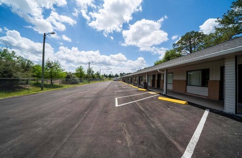 Ocala Apartment | 2 Full Beds Non-Smoking