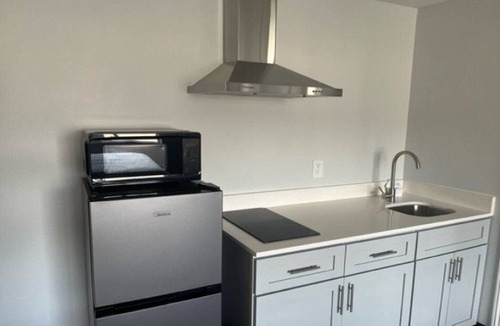 Downtown Apartment | 2 Full Beds | Non-Smoking, Kitchen