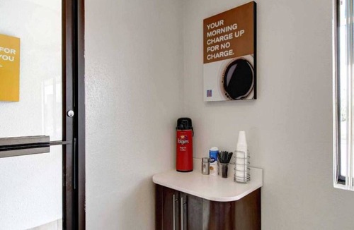 Amherst Apartment | 2 Full Beds|Smoking,Micfridge