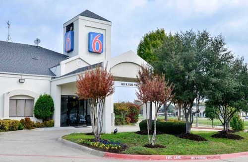 Plano Apartment | 2 Full Beds | Smoking