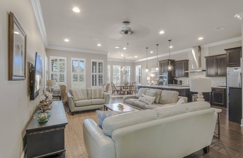 Villa Lago House | 2 Golf Carts ~ Golf Course View ~ Community Pool