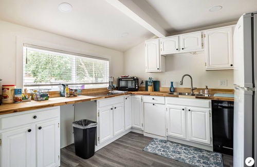 Scenic Brush Creek House | 2 Hidden Wine Country Gem Upstairs Unit