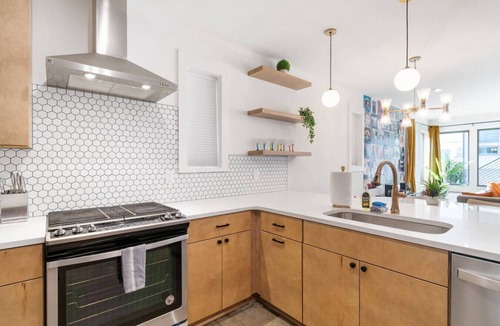 East Nashville House | 2 Homes Side by Side , Sleeps 24- Mins to Broadway