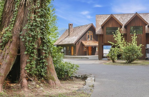 Amanda Park House | 2 Homes Waterfront Lakeview Estate Sleeps 12 Private Beach Olympic National Park