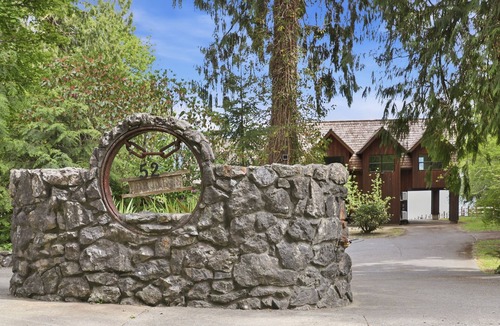 Amanda Park House | 2 Homes Waterfront Lakeview Estate Sleeps 12 Private Beach Olympic National Park