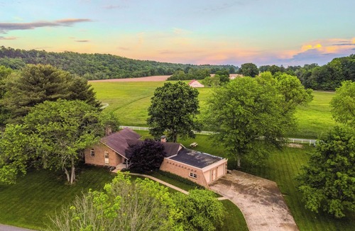 Frankfort House | 2 Hot Tubs, Firepit, Gameroom, 4mi to Buffalo Trace
