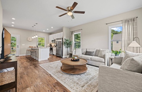 Asheville House | 2 Houses! Sleeps 22! Pet Friendly, 10 minutes to Downtown Asheville!