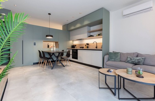 Kalamata House | 2 Independent Apts with Yard near the City's Heart