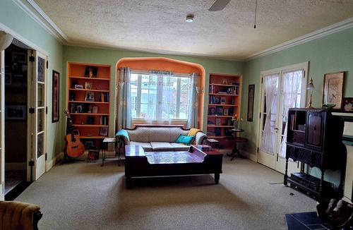 Warren Apartment | 2 individual private Rooms available in serene Warren two blocks from down town