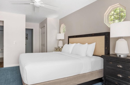 Sea Scape Hotel | 2 Inviting 2BR Suite w/Laundry near Scarborough Faire Village & Beaches