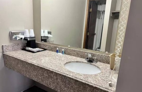 Devils Lake Hotel | 2 Inviting Rooms Ideal for Relaxed Trips Close to Devils Lake Airport