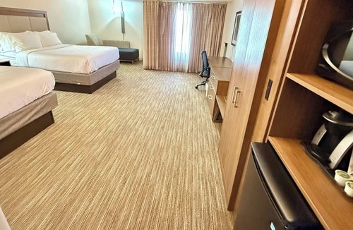 Downtown Albany Hotel | 2 Inviting Rooms near Times Union Center | Free Onsite Parking! | Group-Friendly