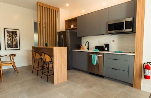 Frigate Bay House | 2 King Bed Suite @CockleshellBeach w/View of Nevis