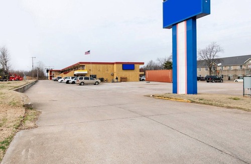 Tulsa Apartment | 2 King Bed| Non smoking