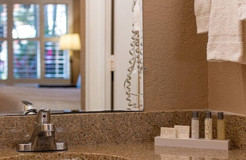 Vero Beach Hotel | 2 King Standard Rooms | Vero Beach Inn and Suites | Free Coffee and Tea