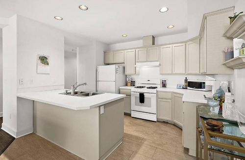 Old Town House | 2 King Suites in Old Town, Bay Views, PatioGarage