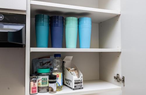 Winter Hill House | 2 kitchens Perfect For Groups 4BR 2BA Near Assembly and Boston