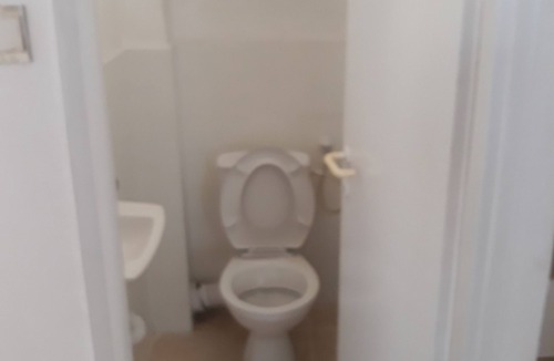 Netanya Apartment | 2 LARGE BEDROOMS ,5 MIN WALK FROM BEACH, PROMENADE . ACCOMMODATES UP TO 8 PEOP