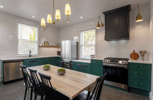 Walnut Hills House | 2 Large Renovated Houses with Driveway -Sleeps 42- 5 minutes to Downtown