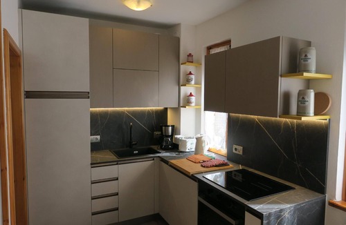 Pur Apartment | 2-level flat with private garden area
