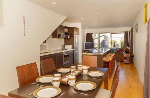 Whitianga Apartment | 2 level self contained apartment close to the poolat AquaSoleil.
