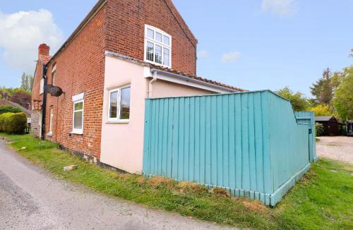 North Walsham House | 2 Lock Cottages