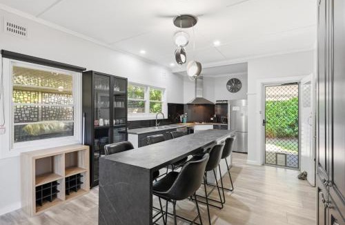 Coffs Harbour House | 2 Long between breaks