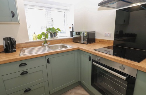 North Bitchburn Cottage | 2 LOW ROAD, pet friendly, with hot tub in Bishop Auckland