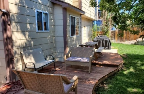 Colorado Springs House | 2 Master Suites/3 King Beds/4 Bath/Mins to Airport
