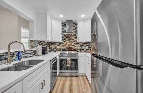 San Ramon Condo | 2 Master Suites, Ground Floor, Garage + Parking spot, W/D, Wi-Fi, Netflix