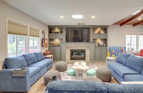 Harbor House | 2 Mi to Cal State Long Beach: Bungalow w/Hot Tub!
