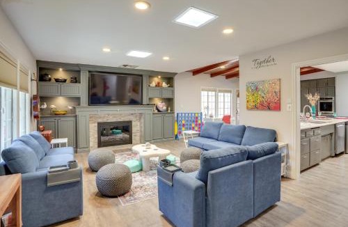 Harbor House | 2 Mi to Cal State Long Beach: Bungalow w/Hot Tub!