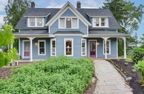 Chardon House | 2 Mi to Chardon Square: Family Farmhouse Escape